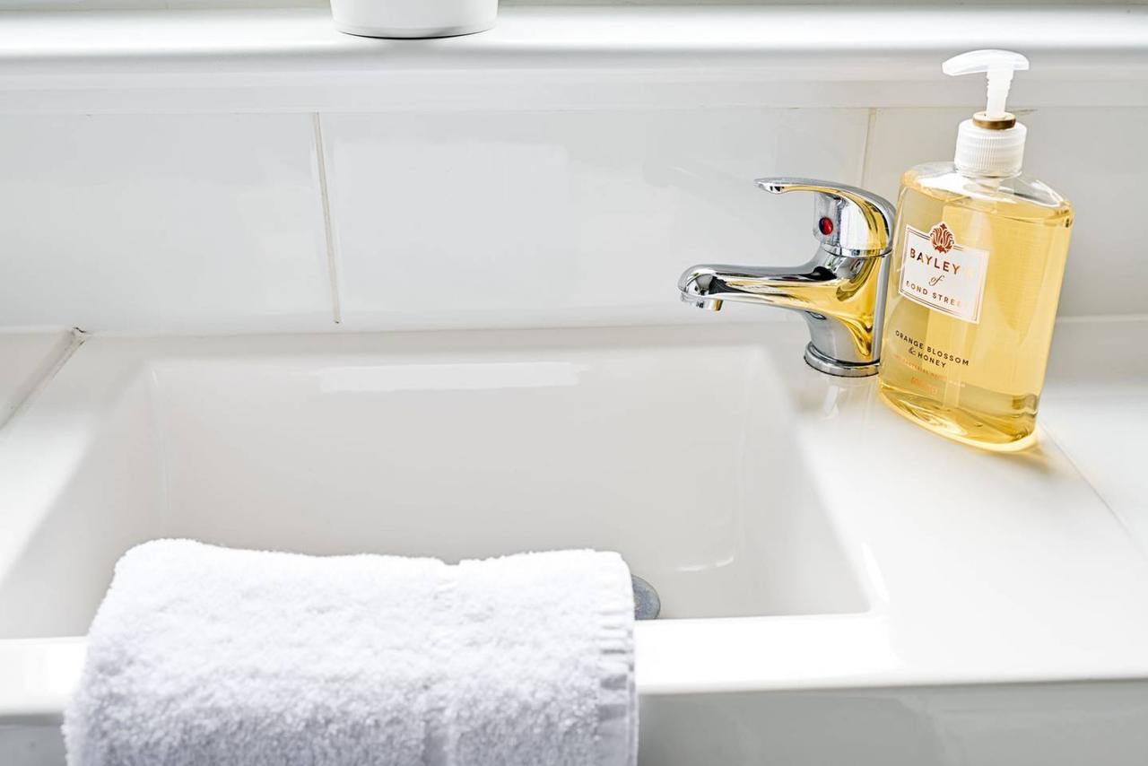 Joivy Bright Royal Mile Apartment เอดินบะระ ภายนอก รูปภาพ